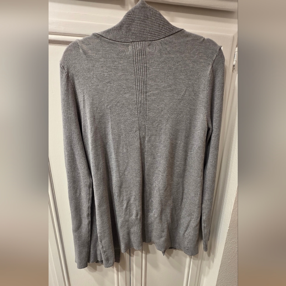 NWT Dana Buchman Women's Heather Gray Cardigan ~ Size Medium - Picture 5 of 6